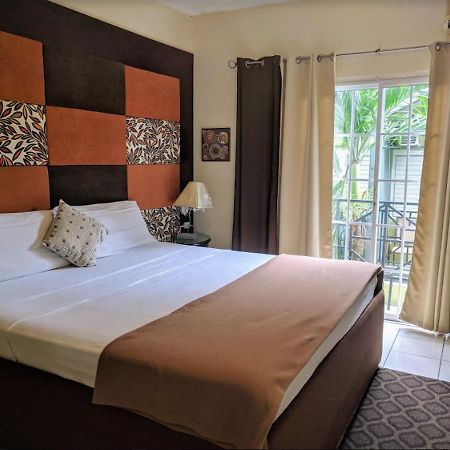 Christar Villas Hotel キングストン エクステリア 写真