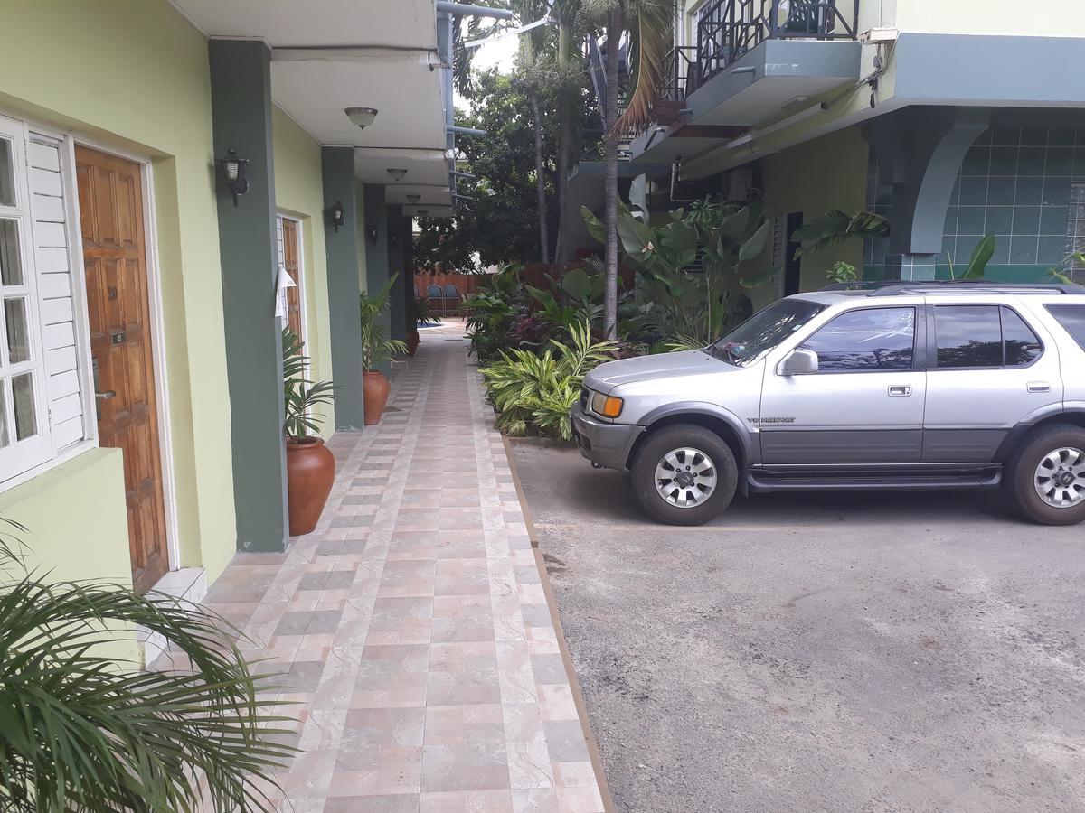 Christar Villas Hotel キングストン エクステリア 写真
