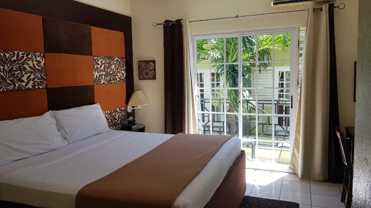 Christar Villas Hotel キングストン エクステリア 写真