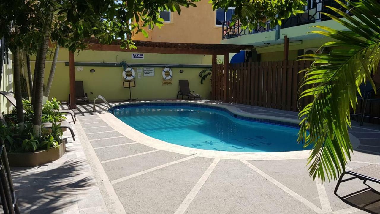 Christar Villas Hotel キングストン エクステリア 写真